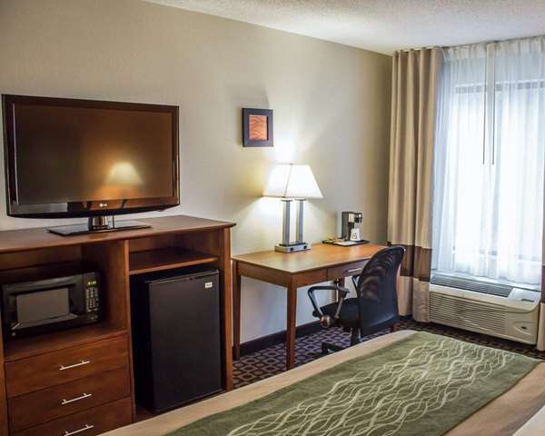  - Comfort Inn Fayetteville - I-95, Exit 49