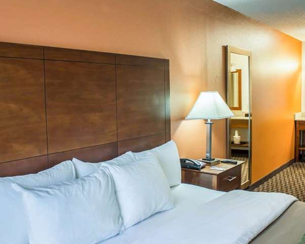  - Comfort Inn Fayetteville - I-95, Exit 49