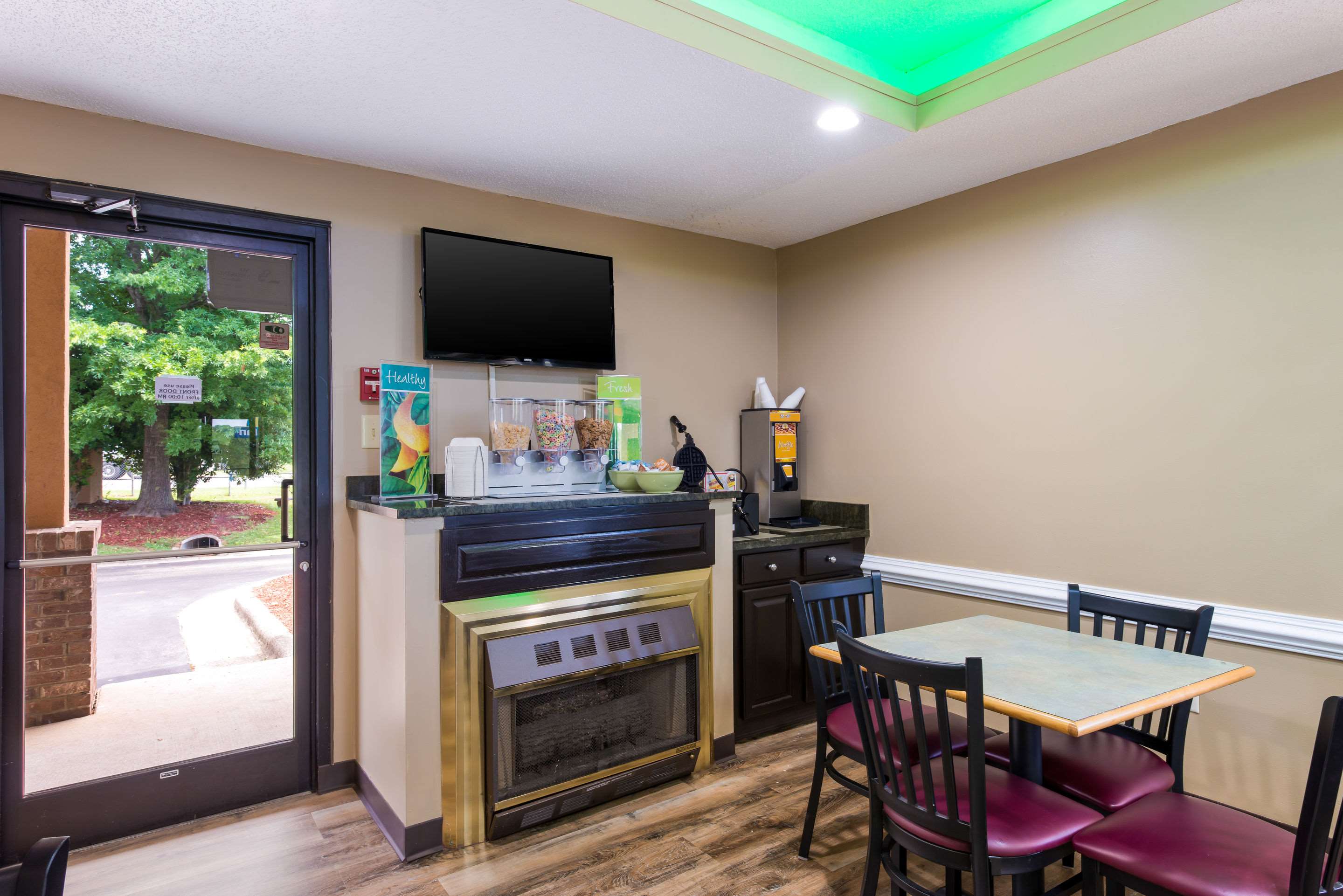 Breakfast area