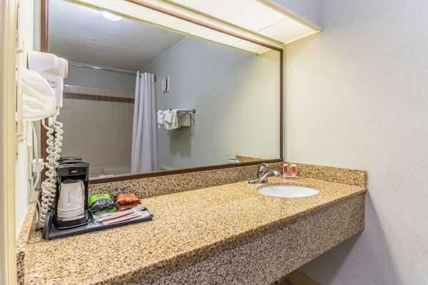  - Econo Lodge Whiteville