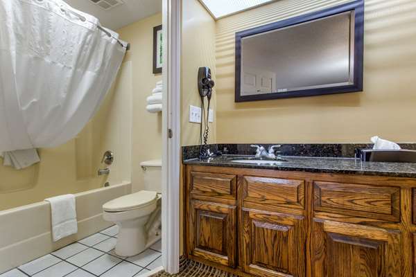  - Quality Inn Laurinburg - I-74, Exit 183