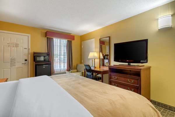  - Quality Inn Laurinburg - I-74, Exit 183