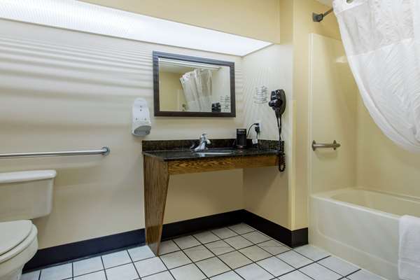  - Quality Inn Laurinburg - I-74, Exit 183