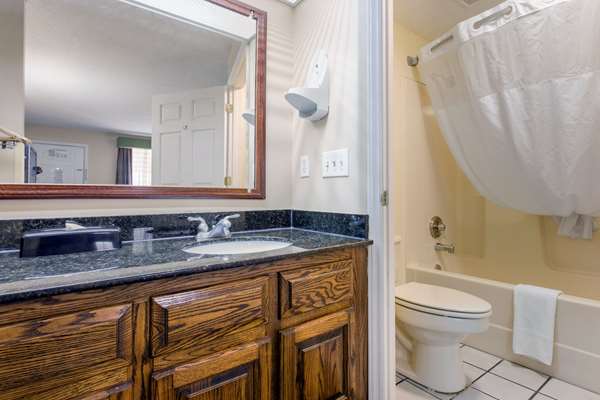  - Quality Inn Laurinburg - I-74, Exit 183