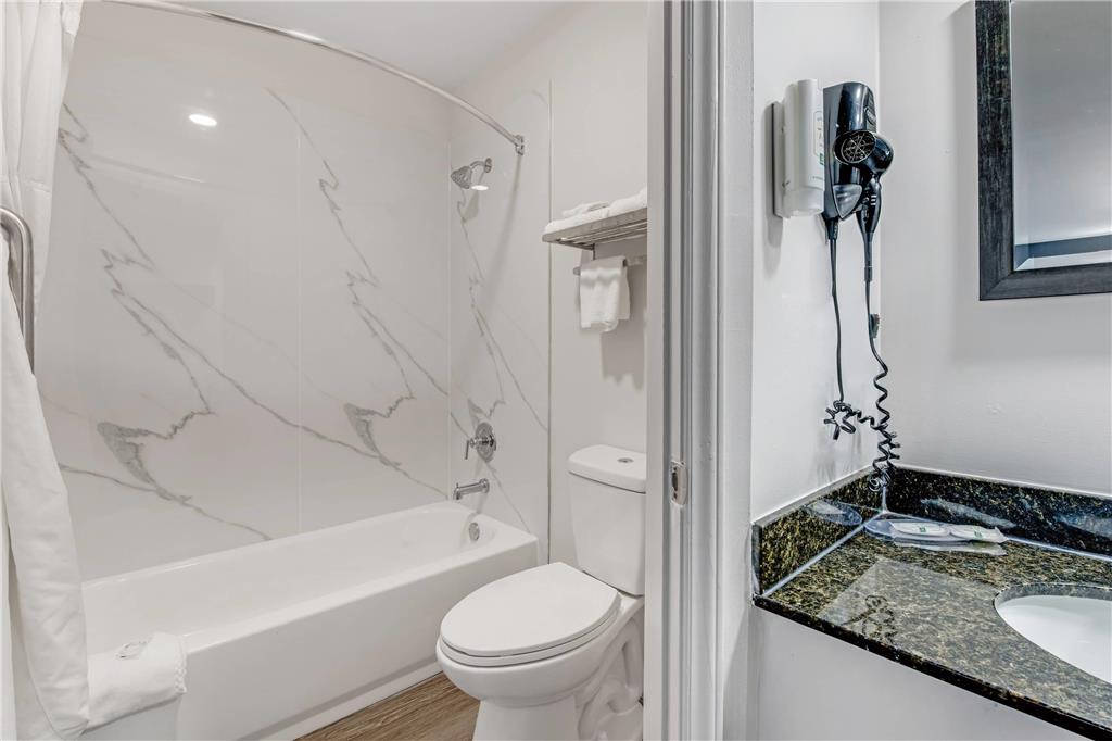 QUALITY INN LAURINBURG-guestroom-Guest Room,Bathroom,On-Site.jpg