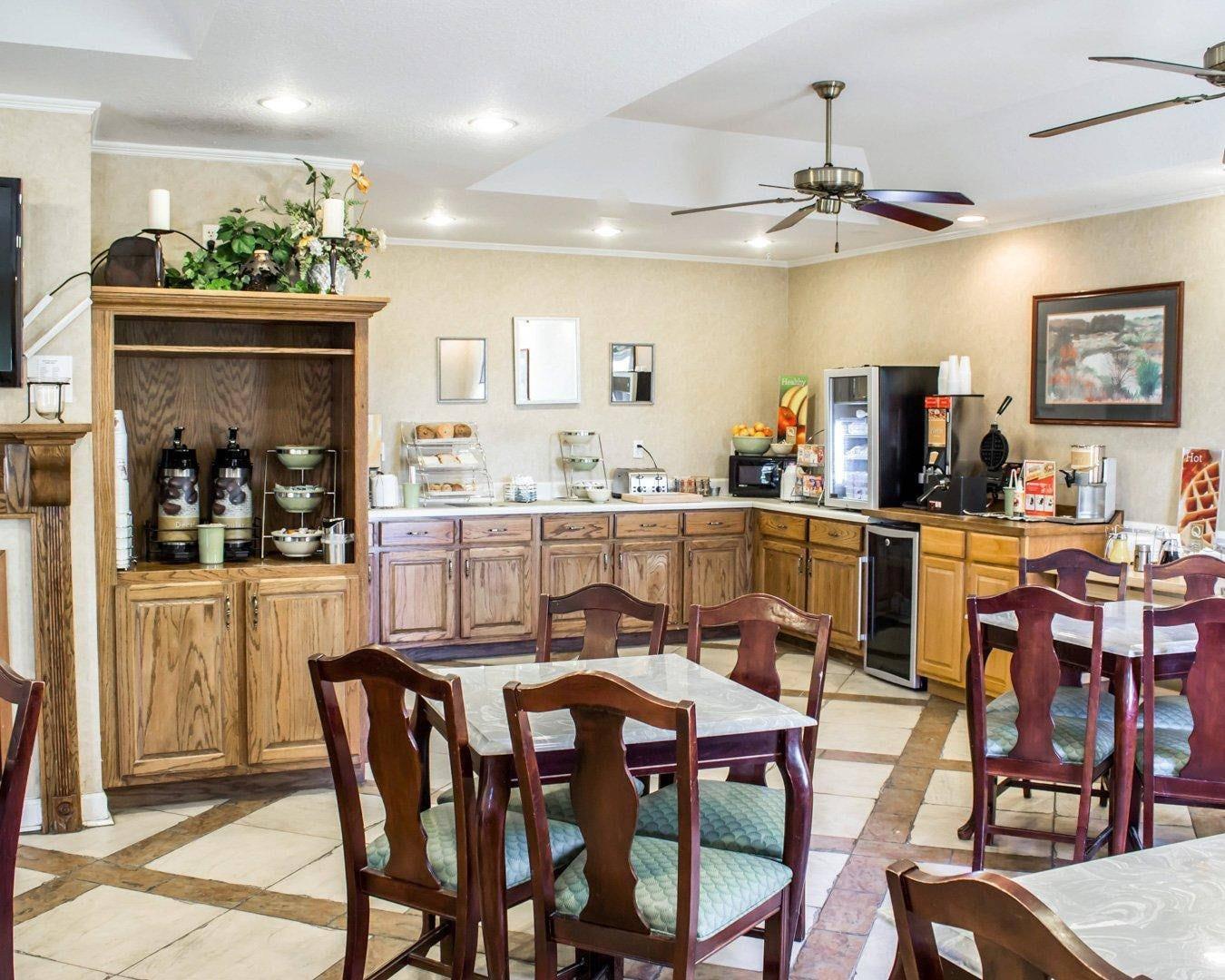 Breakfast area