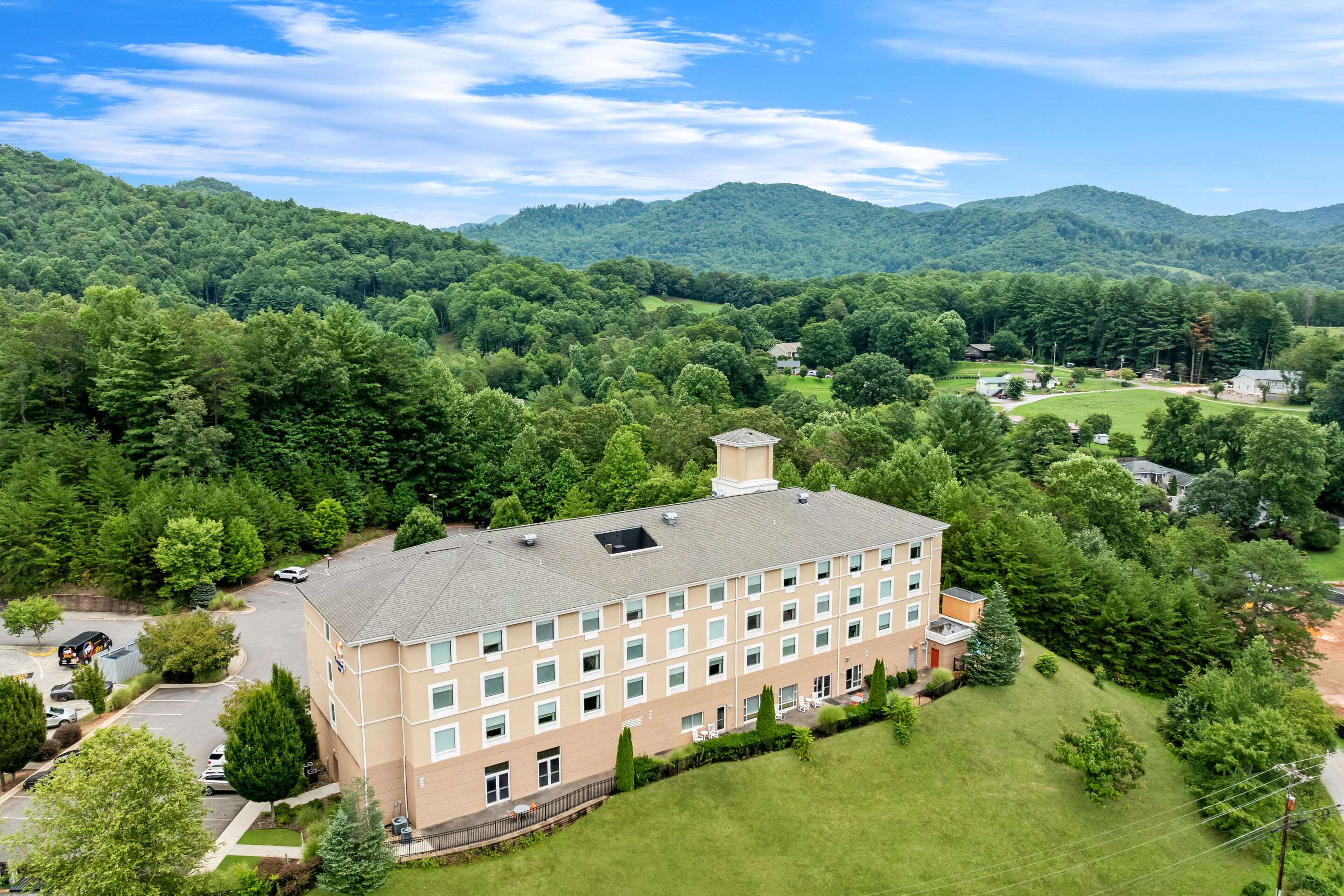 Aerial View of Exterior | Comfort Inn Sylva - Cullowhee
