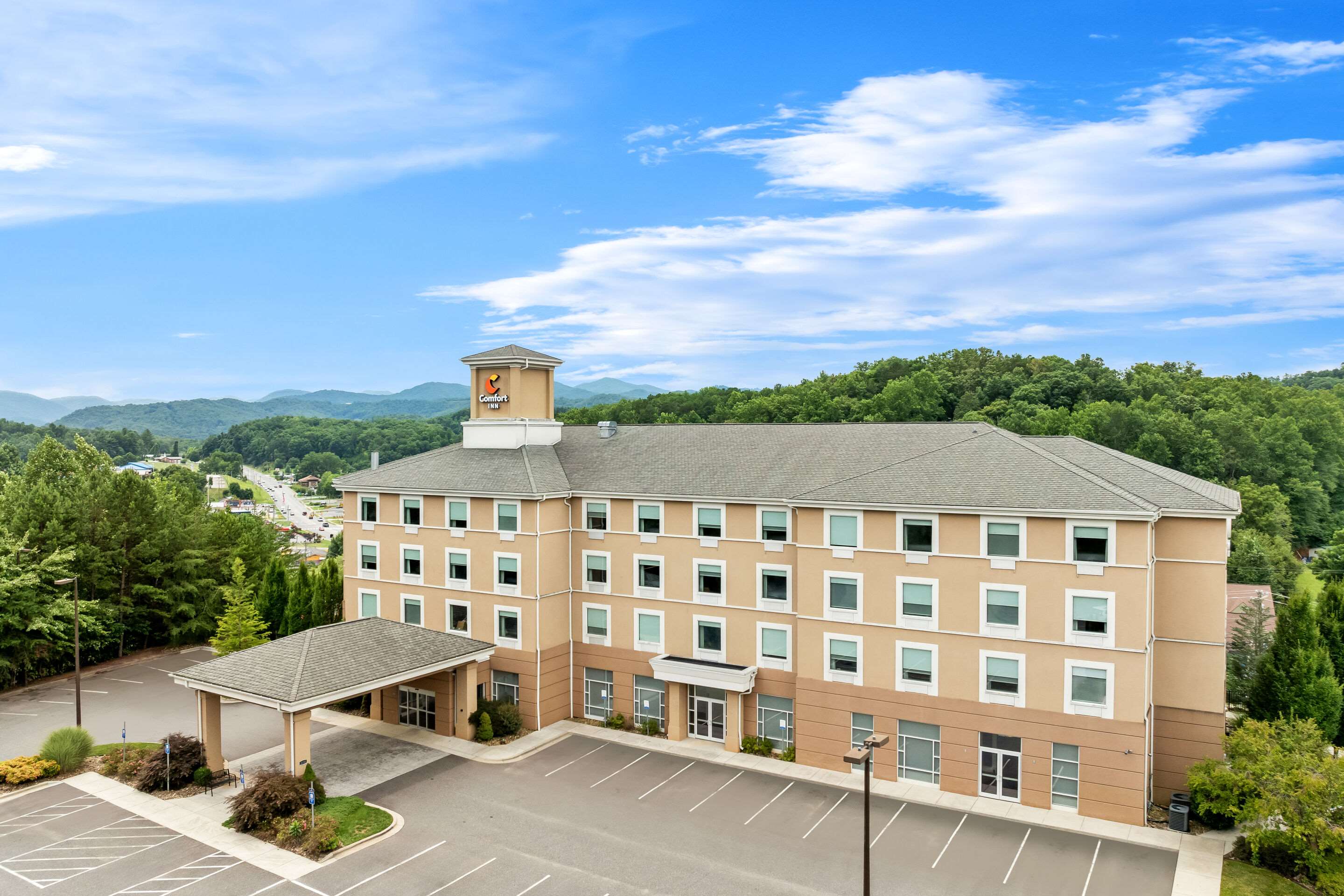 Aerial View of Exterior | Comfort Inn Sylva - Cullowhee