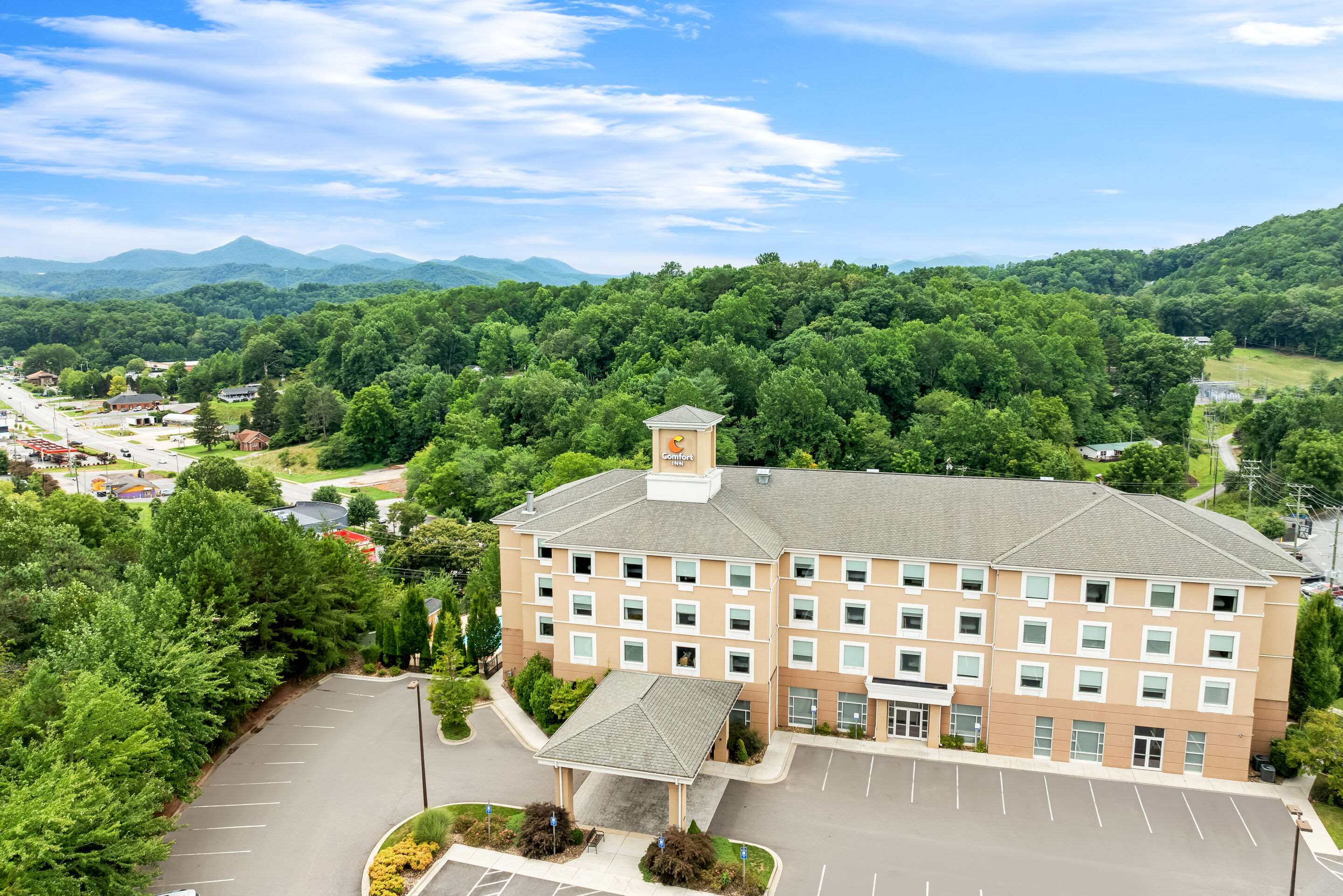 Aerial View of Exterior | Comfort Inn Sylva - Cullowhee