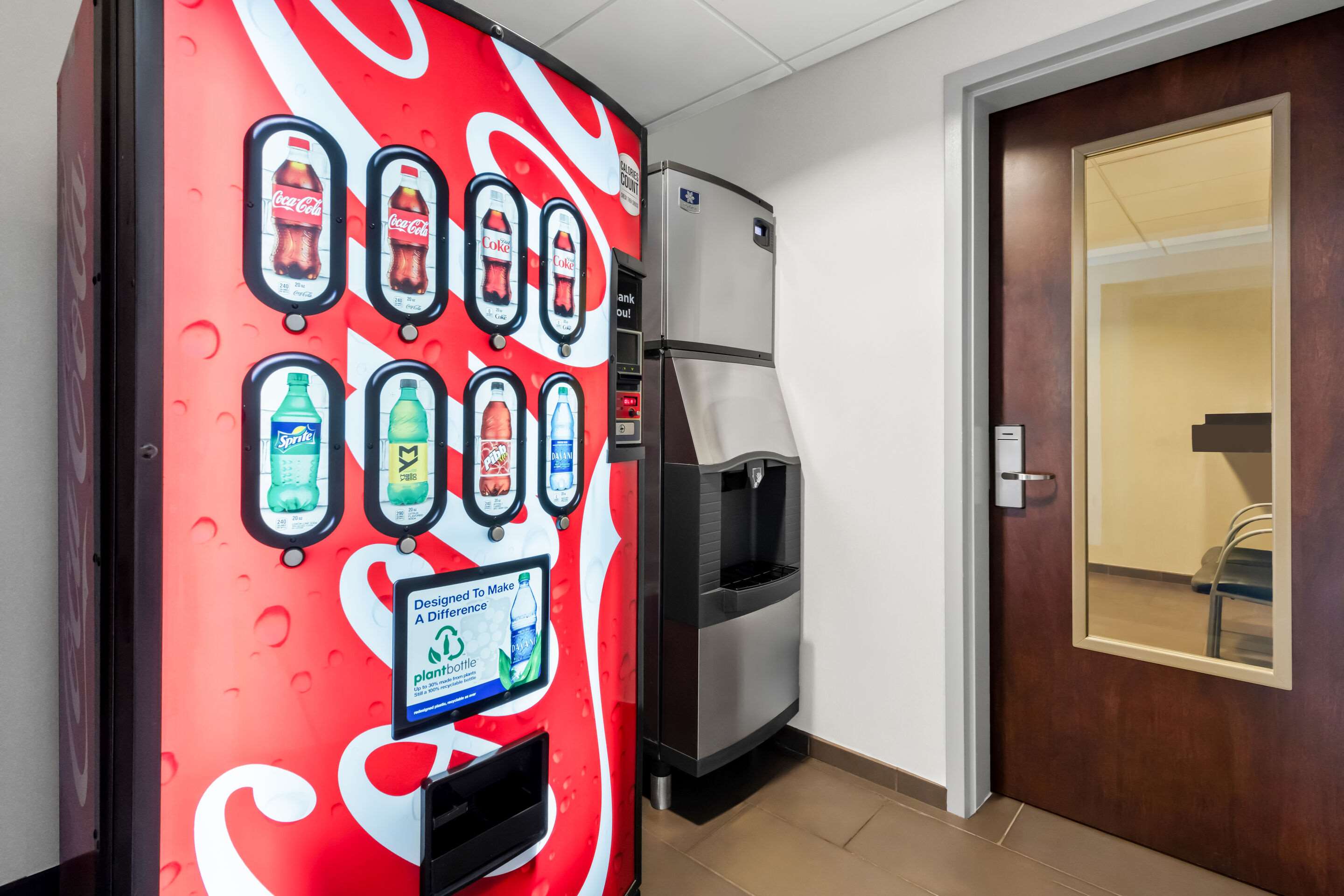 Hotel vending area | Comfort Inn Sylva - Cullowhee