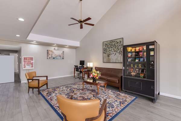  - Econo Lodge Greenville