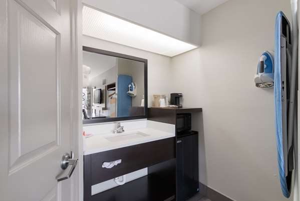  - Econo Lodge Greenville