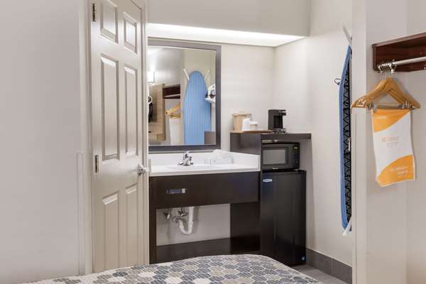  - Econo Lodge Greenville