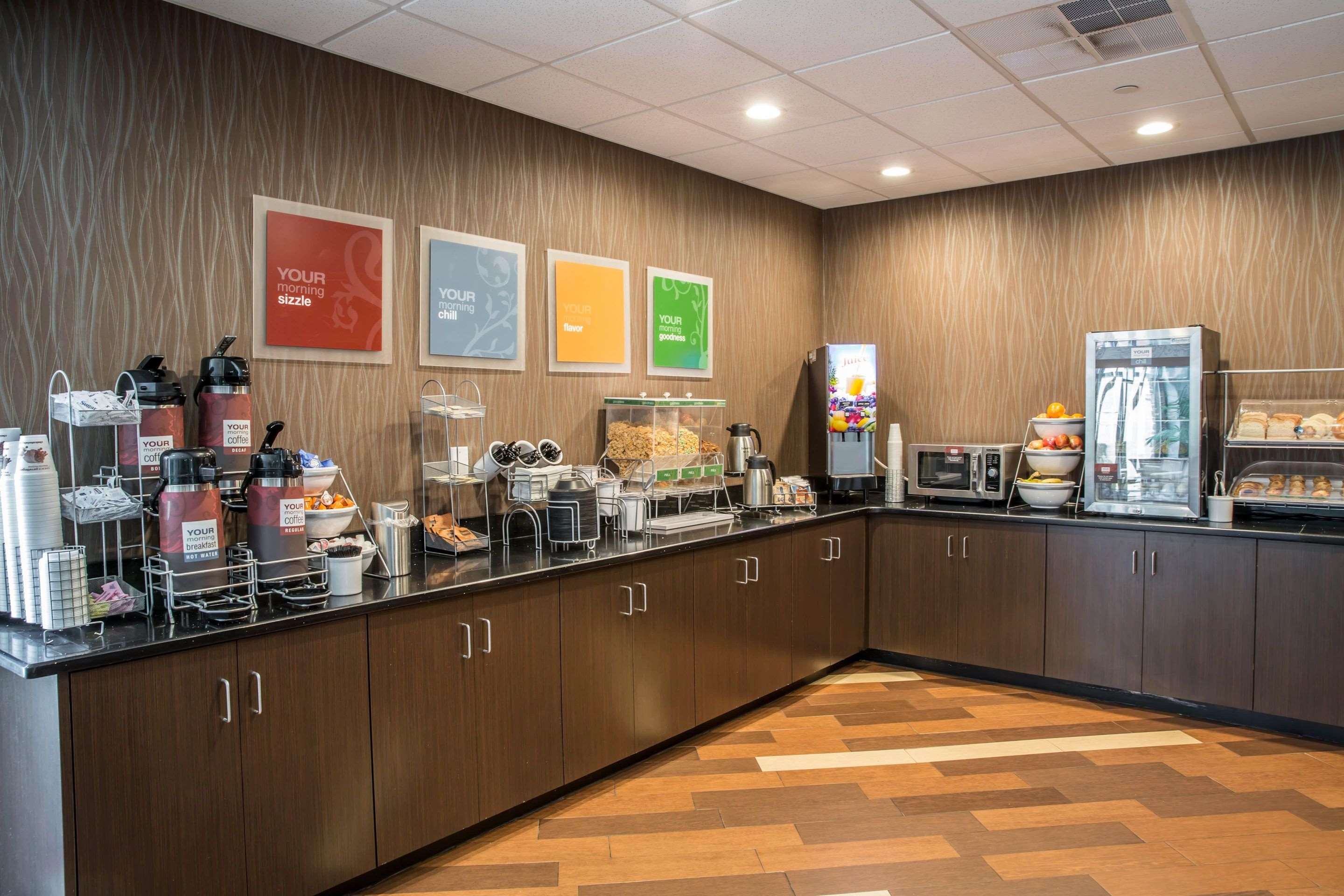 Breakfast counter | Comfort Suites New Bern near Cherry Point