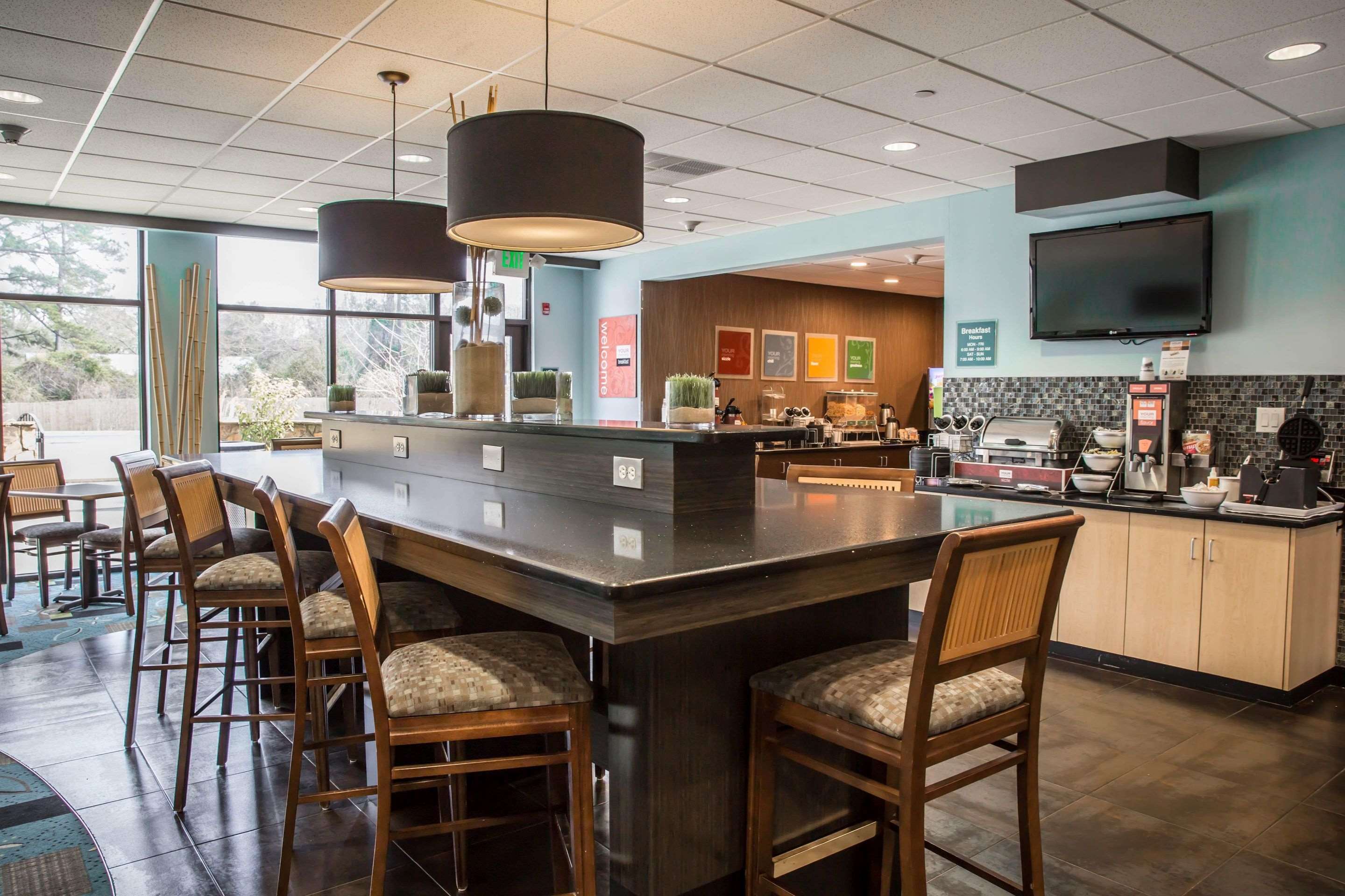 Free breakfast | Comfort Suites New Bern near Cherry Point