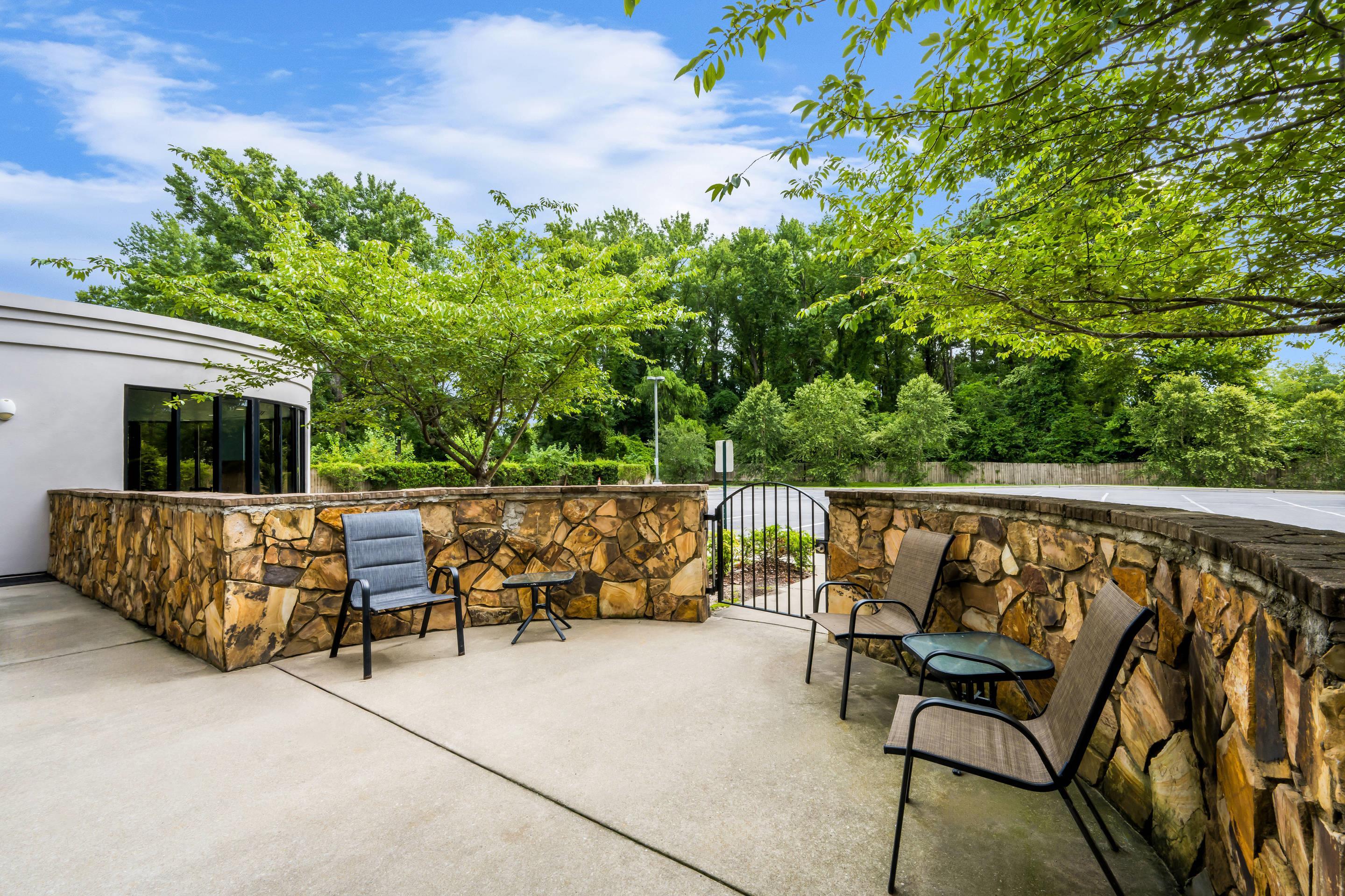 Hotel exterior | Comfort Suites New Bern near Cherry Point