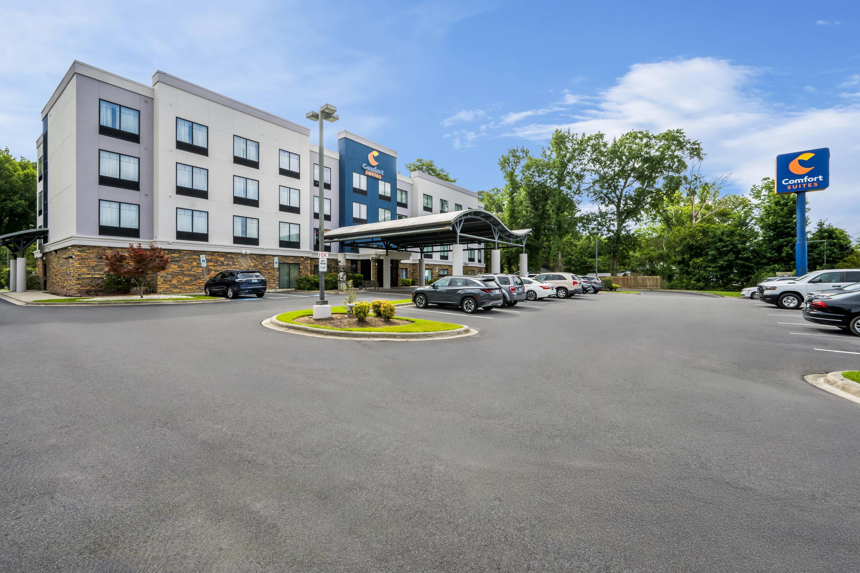 Hotel exterior | Comfort Suites New Bern near Cherry Point