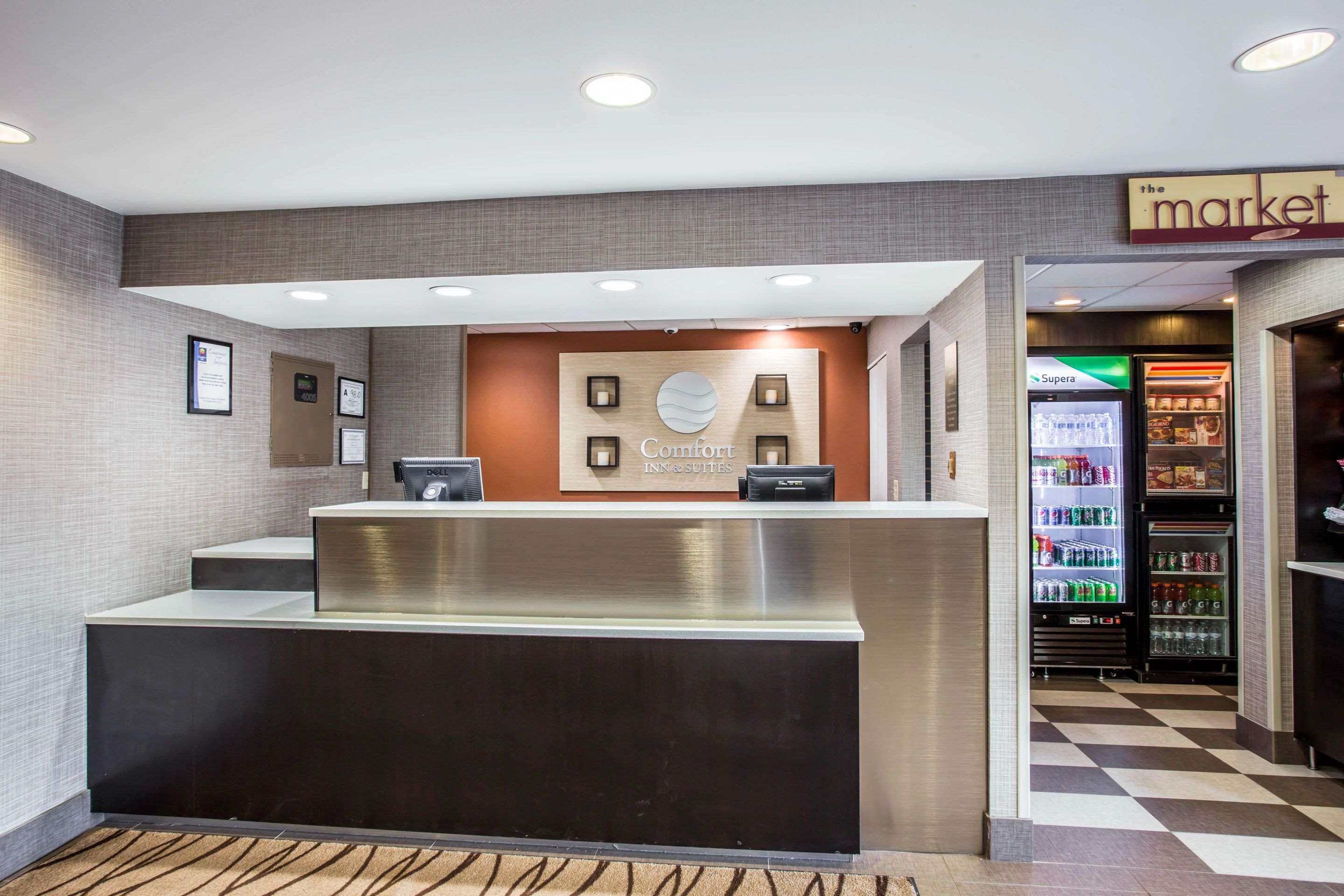 Front desk | Comfort Inn & Suites Kannapolis - Concord