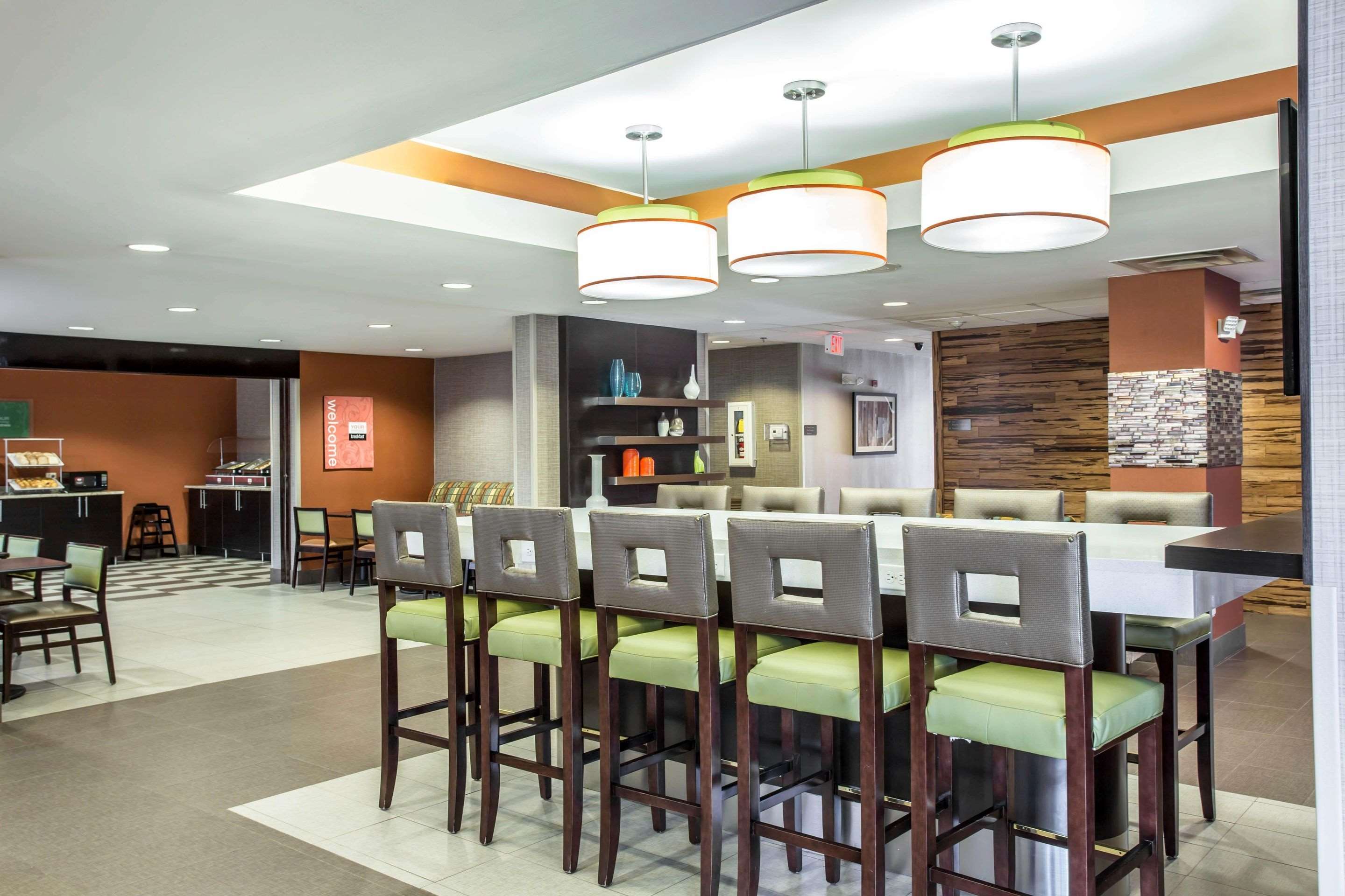 Enjoy breakfast in this spacious area | Comfort Inn & Suites Kannapolis - Concord