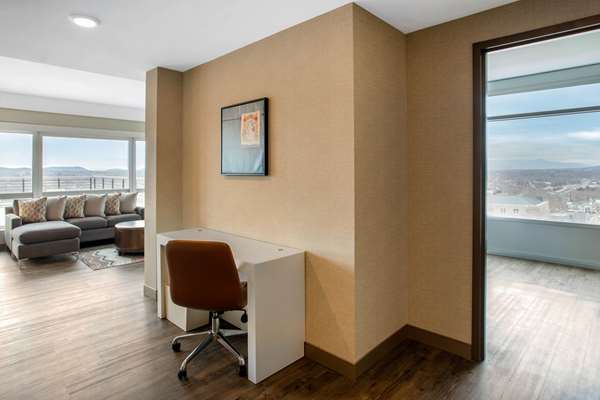 Suite - Cambria Hotel Downtown Asheville - I-240, Exit 4C