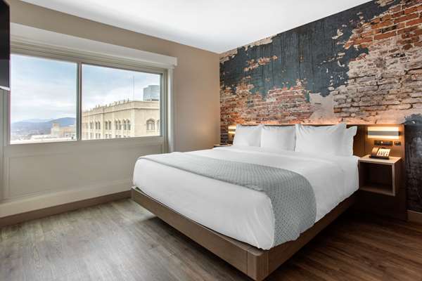 Suite - Cambria Hotel Downtown Asheville - I-240, Exit 4C