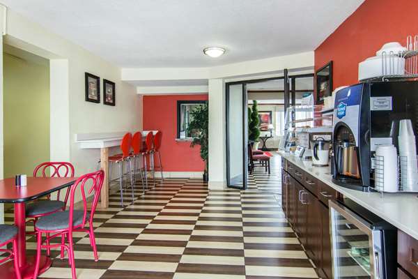 Amenities - Econo Lodge Weldon - I-95, Exit 173