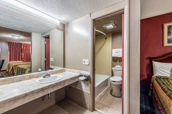  - Rodeway Inn Franklin