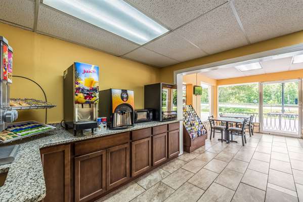 Amenities - Rodeway Inn Franklin