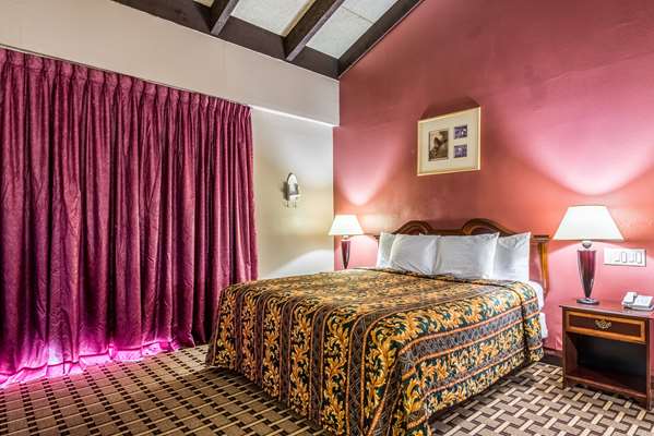  - Rodeway Inn Franklin