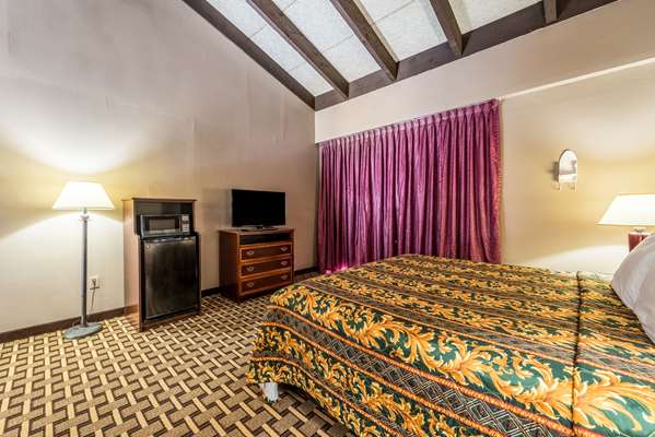  - Rodeway Inn Franklin