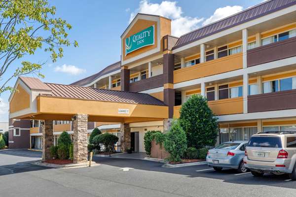 Exterior view - Quality Inn & Suites Airport Charlotte - I-77, Exit 6A