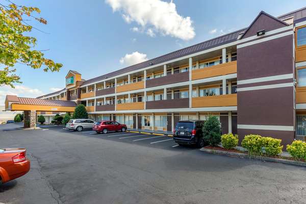 Exterior view - Quality Inn & Suites Airport Charlotte - I-77, Exit 6A