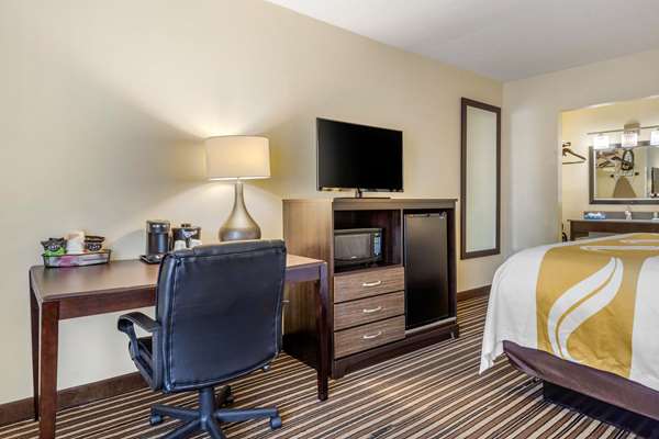  - Quality Inn & Suites Airport Charlotte - I-77, Exit 6A