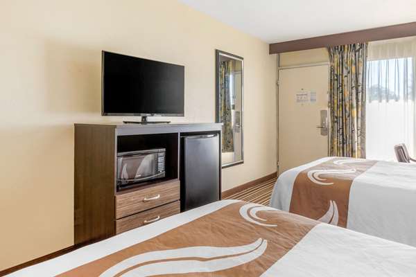  - Quality Inn & Suites Airport Charlotte - I-77, Exit 6A