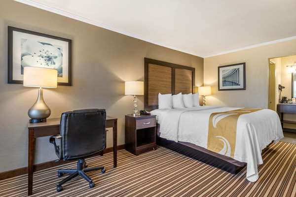  - Quality Inn & Suites Airport Charlotte - I-77, Exit 6A