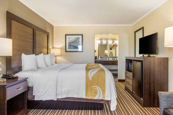  - Quality Inn & Suites Airport Charlotte - I-77, Exit 6A