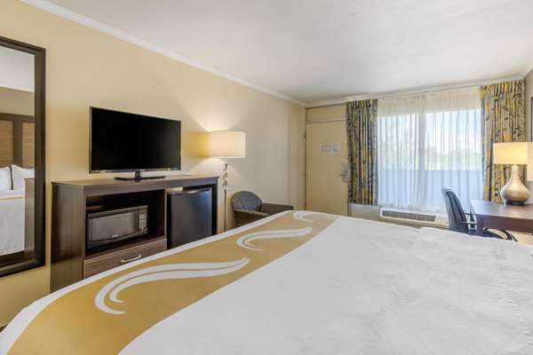  - Quality Inn & Suites Airport Charlotte - I-77, Exit 6A