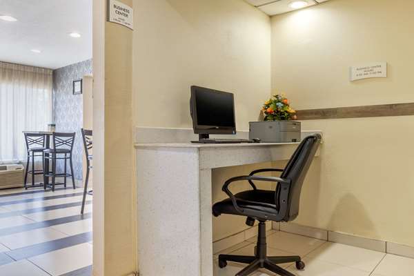 Conference Area - Quality Inn & Suites Airport Charlotte - I-77, Exit 6A