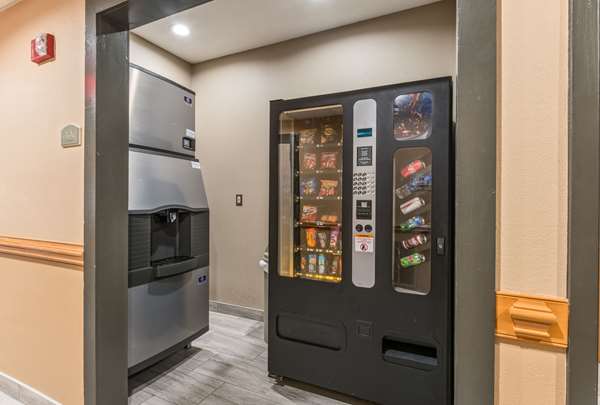  - Quality Inn & Suites Flat Rock - I-26, Exit 53