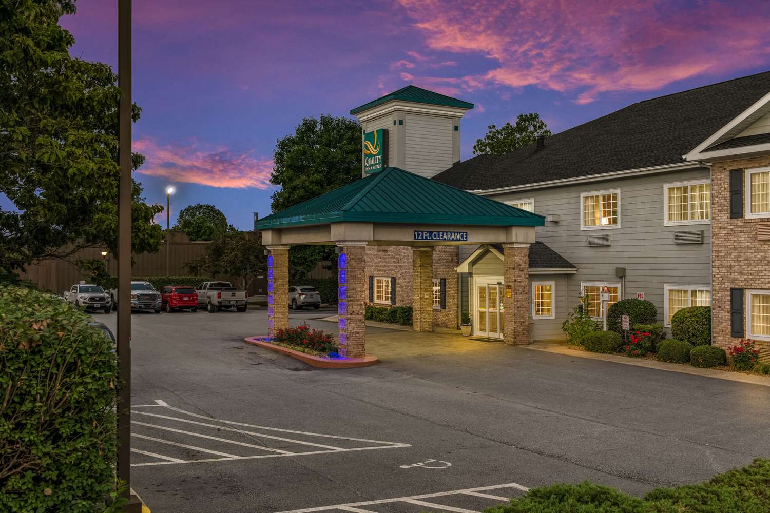 Quality Inn & Suites Flat Rock, NC See Discounts