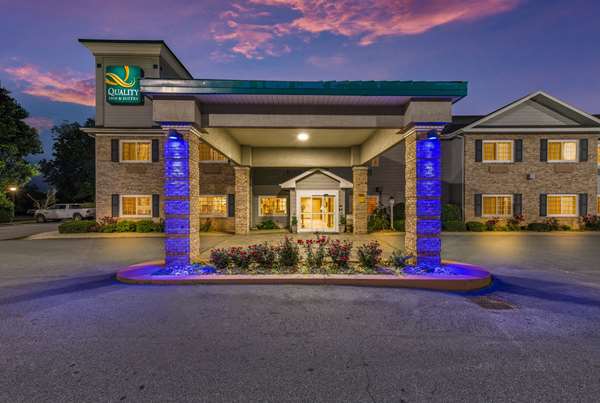  - Quality Inn & Suites Flat Rock - I-26, Exit 53