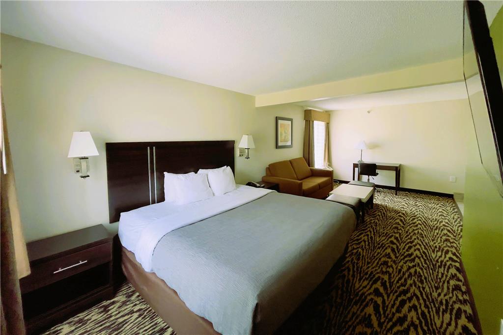 QUALITY INN AND SUITES CLEMMONS I-4-guestroom-Guest Room,Suite,On-Site.jpg