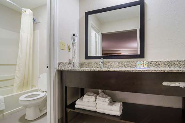  - Quality Inn Raeford