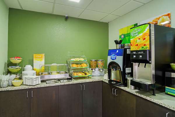 Amenities - Quality Inn Raeford