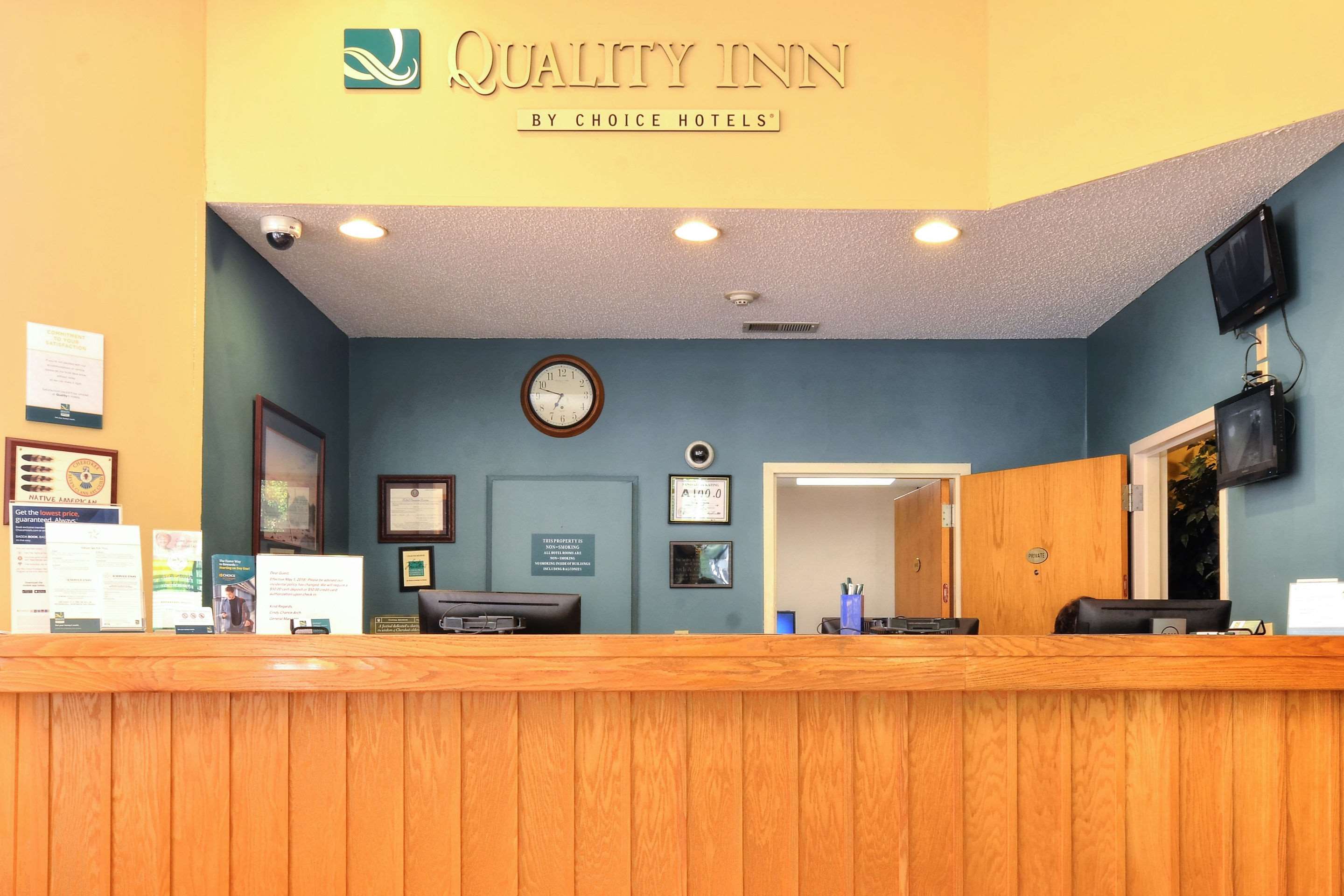 Front desk with friendly staff