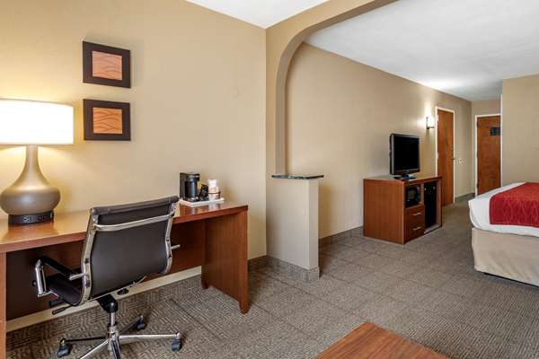 Suite - Comfort Inn West Asheville - I-40, Exit 44