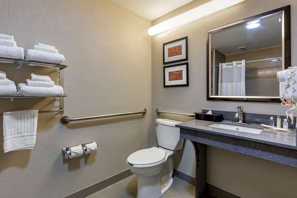  - Comfort Suites Pineville - I-485, Exit 64