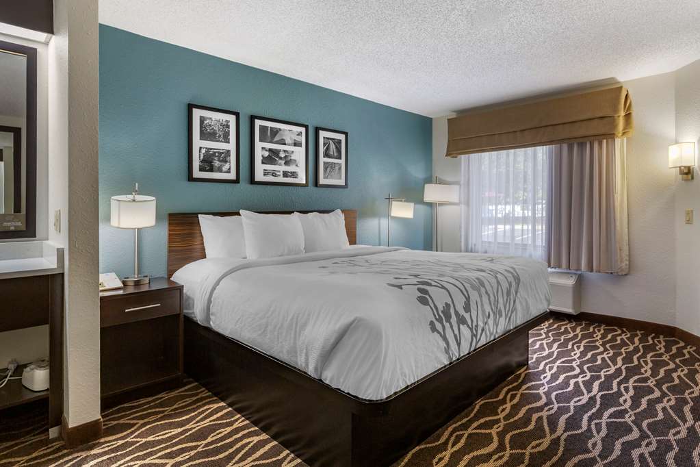 SLEEP INN FAYETTEVILLE I-95-guestroom-Guest Room,On-Site.jpg