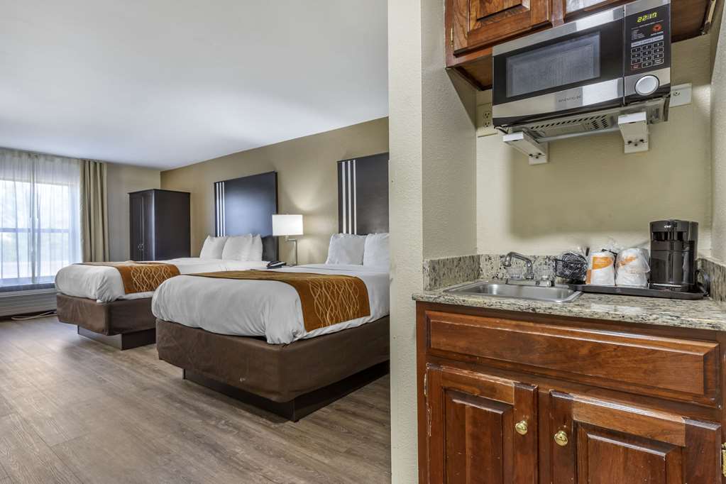 COMFORT INN MARION-guestroom-Guest Room,Suite,On-Site.jpg