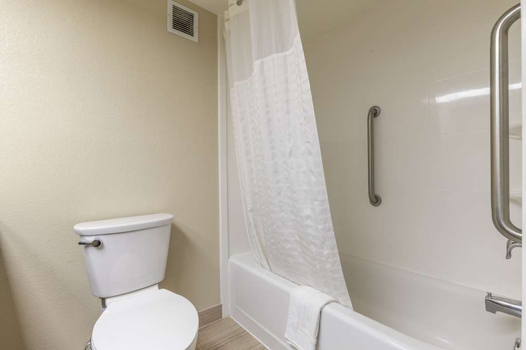 COMFORT INN MARION-guestroom-Guest Room,Bathroom,On-Site.jpg